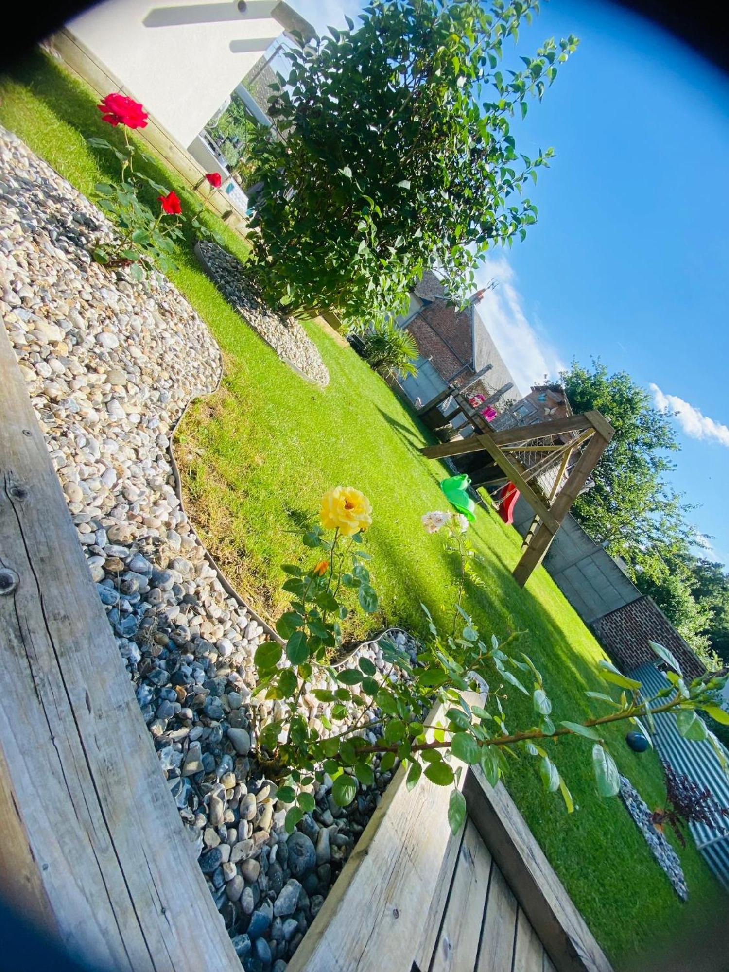 Les 3 E Bed and Breakfast Englebelmer Exteriör bild